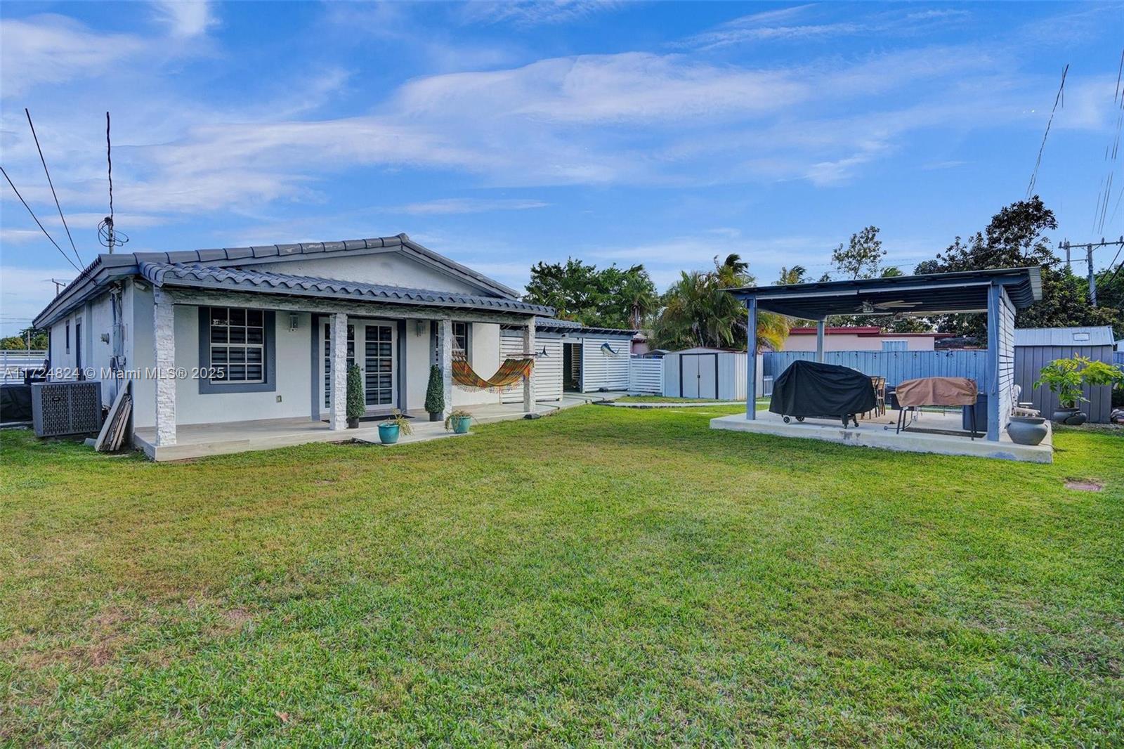 BREEZEVIEW MANORS - Residential