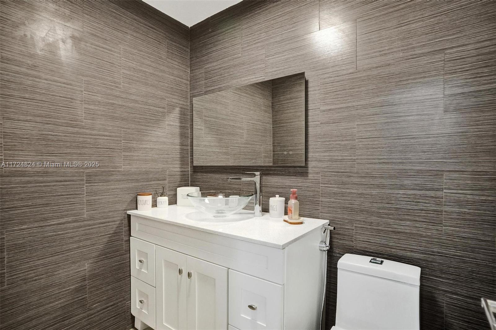BREEZEVIEW MANORS - Residential