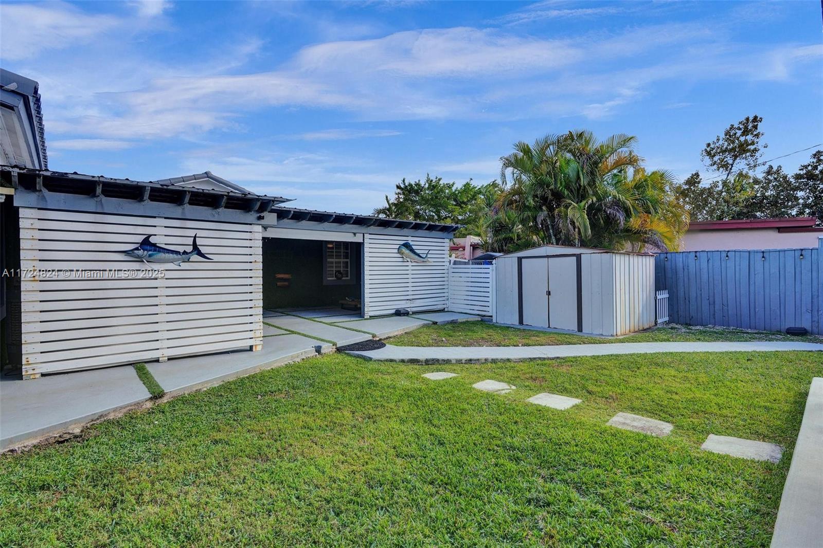 BREEZEVIEW MANORS - Residential