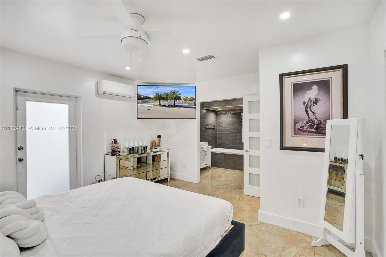 BREEZEVIEW MANORS - Residential
