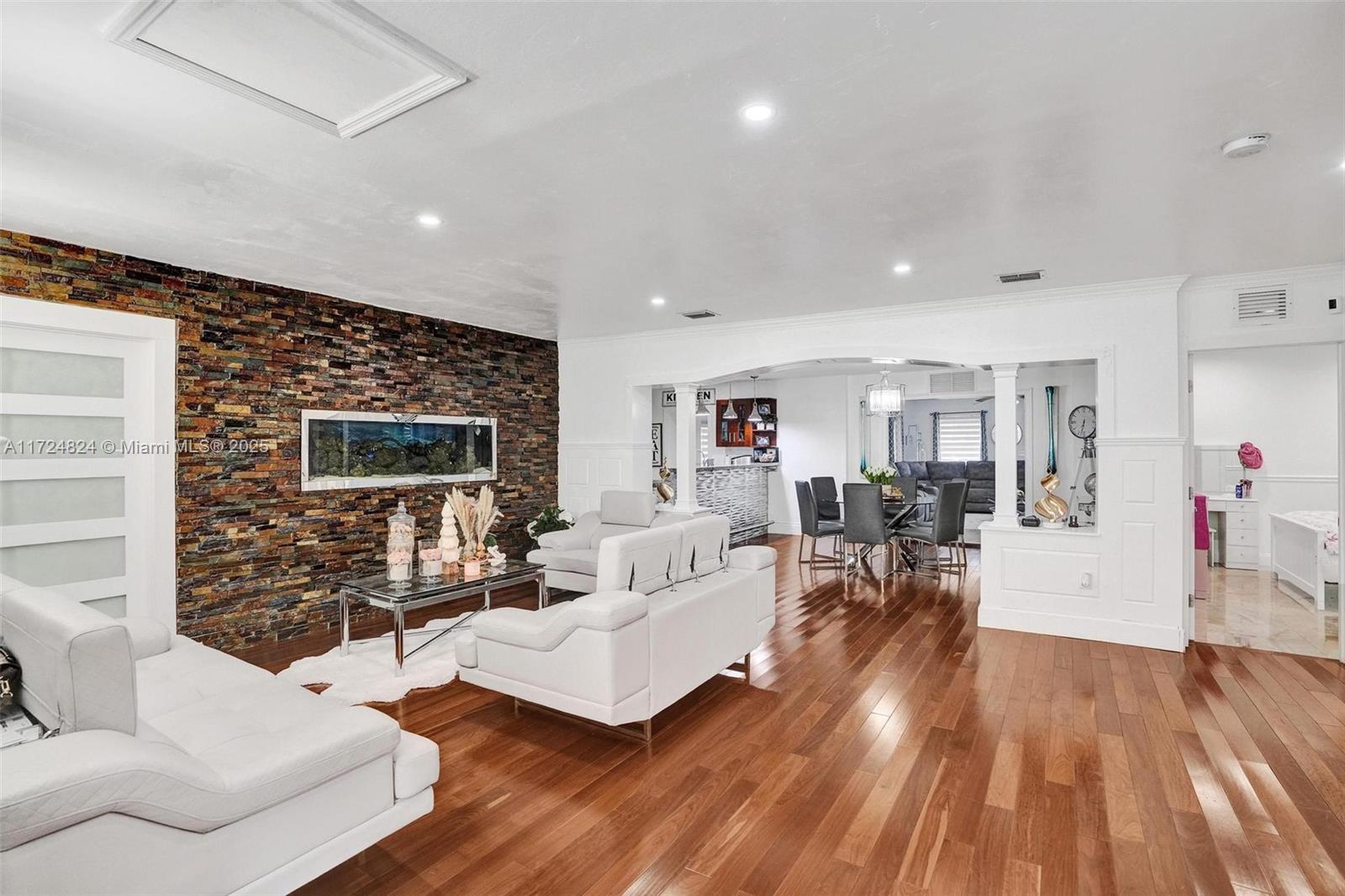 BREEZEVIEW MANORS - Residential