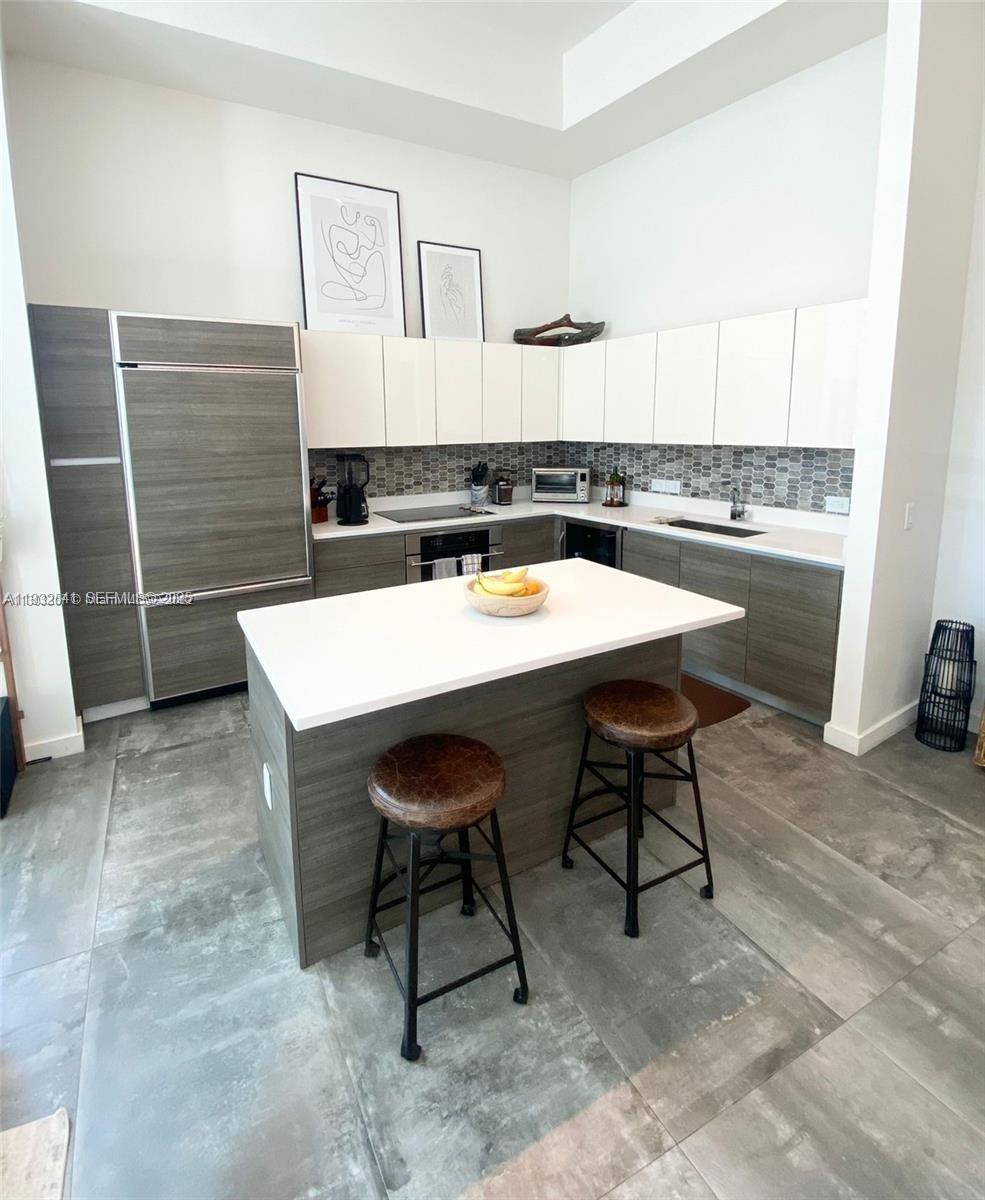 1100 MILLECENTO RESIDENCE - Residential Lease