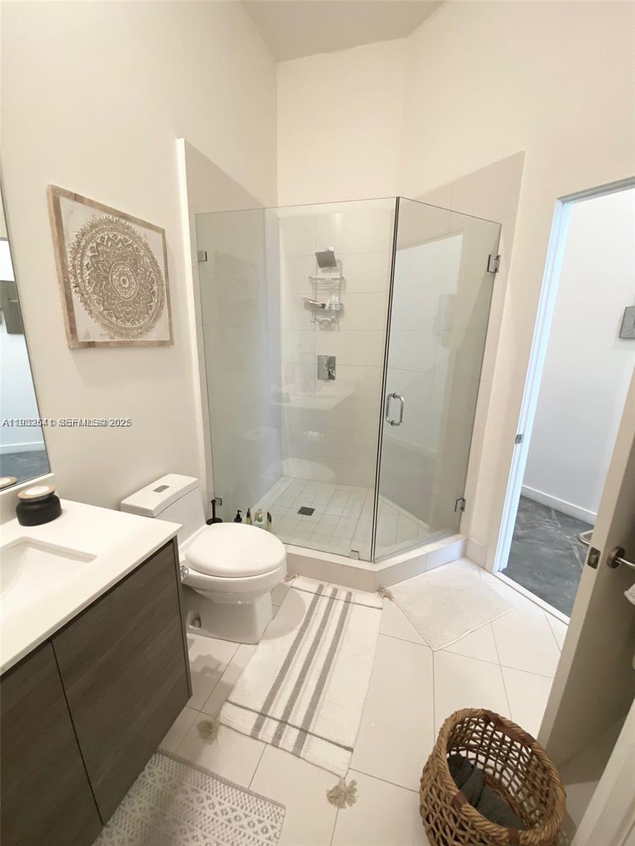 1100 MILLECENTO RESIDENCE - Residential Lease