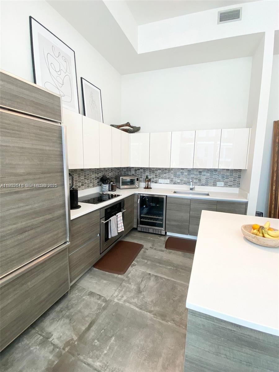 1100 MILLECENTO RESIDENCE - Residential Lease