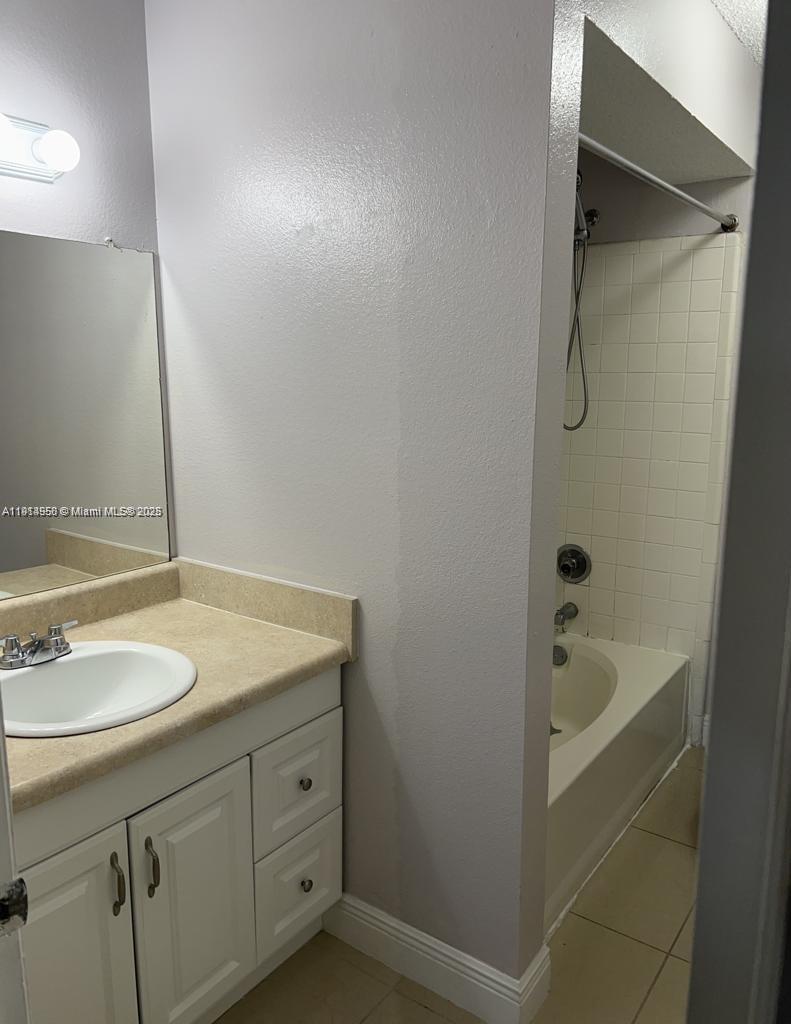 BISCAYNE BEACH CLUB CONDO - Residential Lease