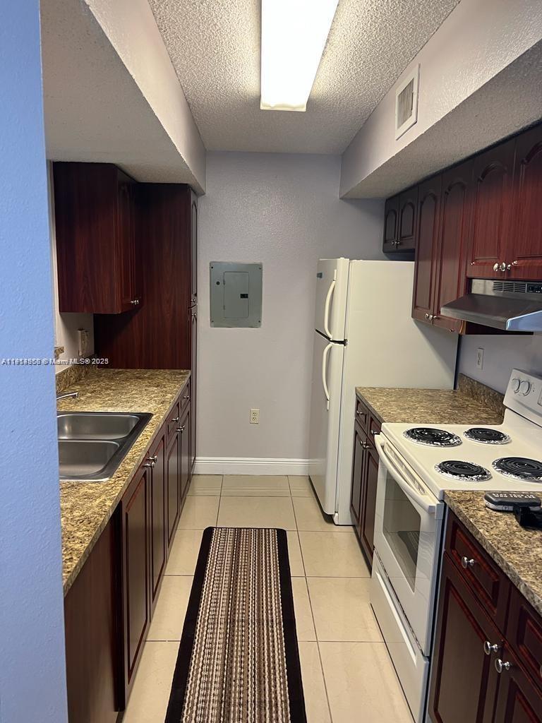 BISCAYNE BEACH CLUB CONDO - Residential Lease