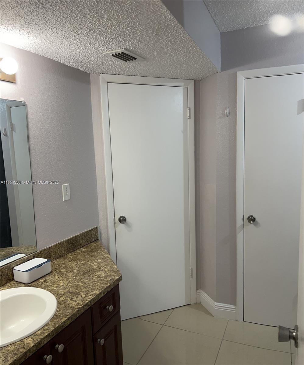 BISCAYNE BEACH CLUB CONDO - Residential Lease