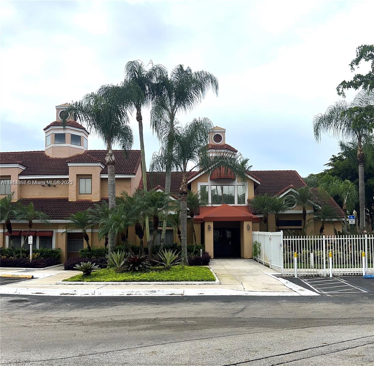 BISCAYNE BEACH CLUB CONDO - Residential Lease