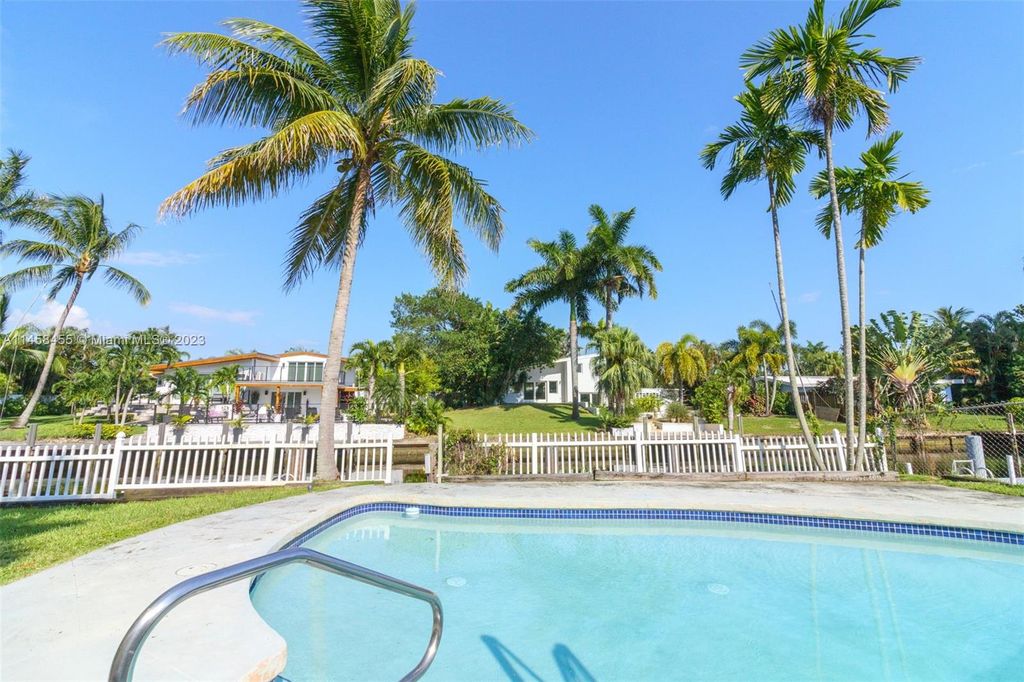 Photo of 2612 Tortugas Ln, Fort Lauderdale, FL 33312 (MLS # A11458455)