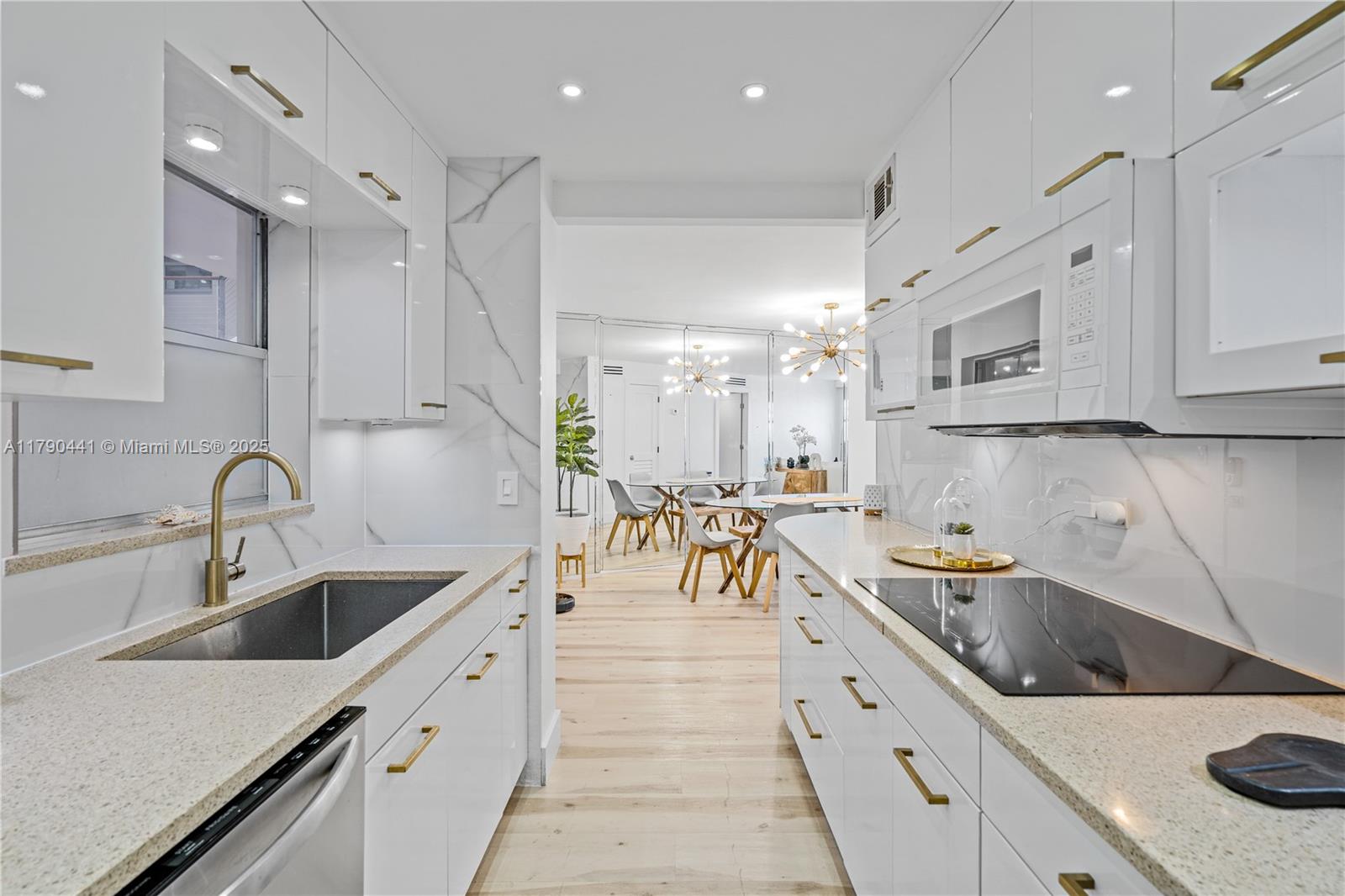 Rental Property at 1881 Washington Ave 6D, Miami Beach, Miami-Dade County, Florida - Bedrooms: 2 
Bathrooms: 2  - $3,200 MO.