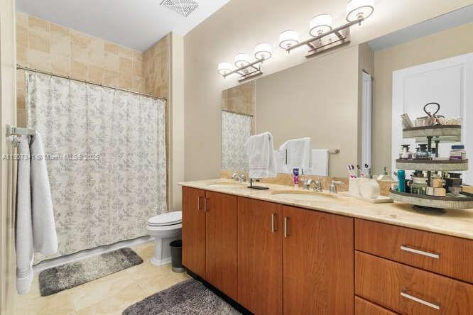 METROPOLITAN CONDO - Residential