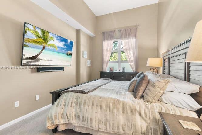 METROPOLITAN CONDO - Residential