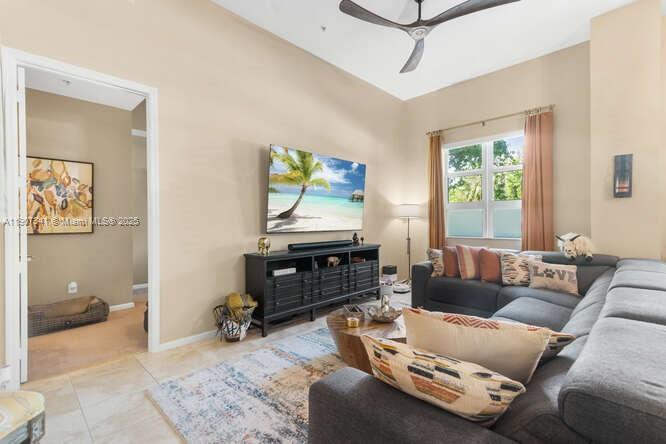 METROPOLITAN CONDO - Residential