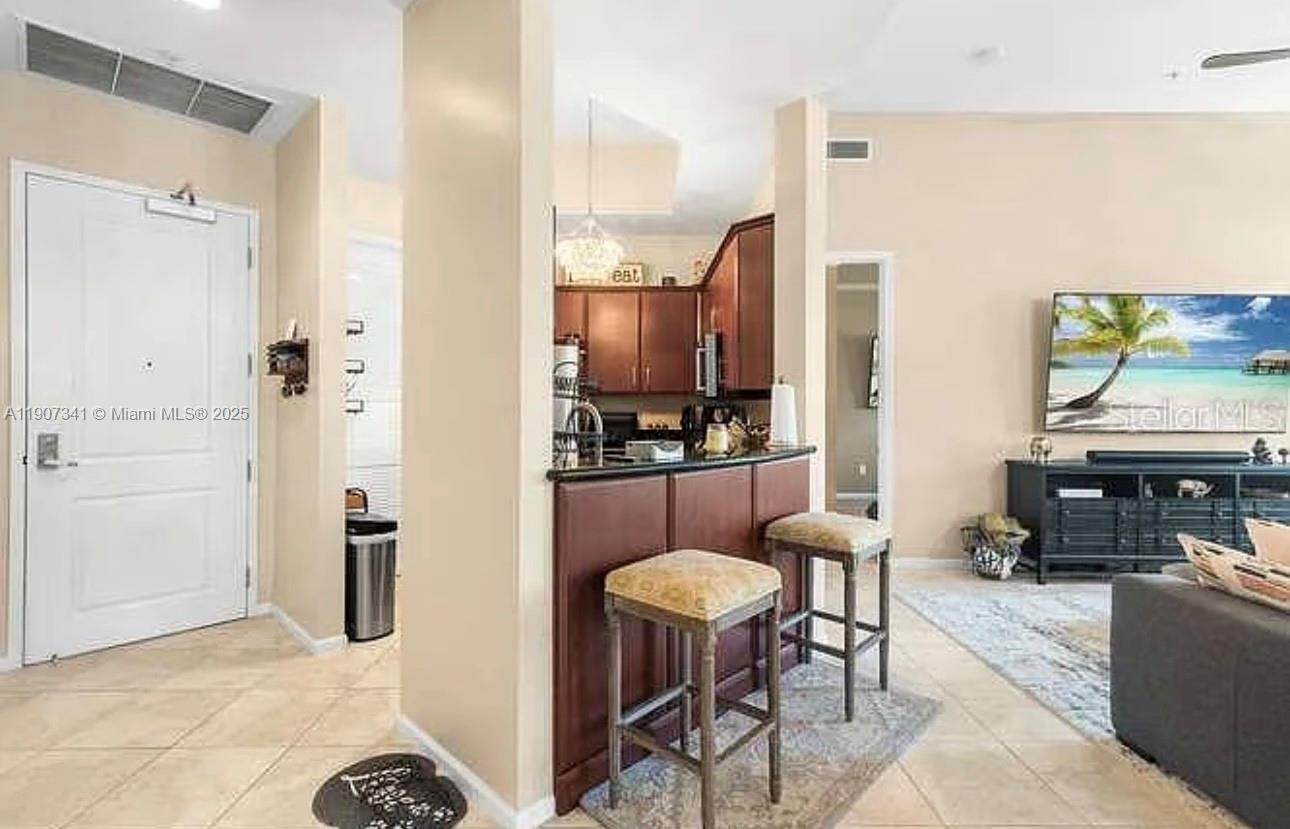 METROPOLITAN CONDO - Residential