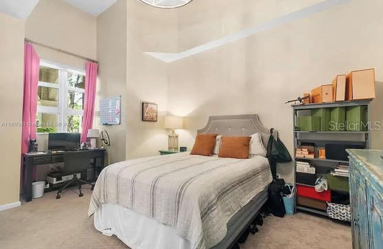 METROPOLITAN CONDO - Residential