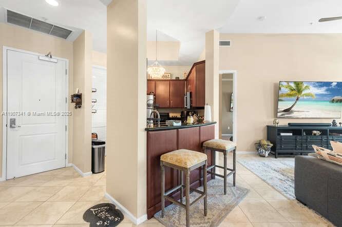 METROPOLITAN CONDO - Residential