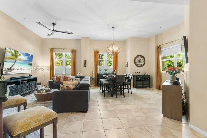 METROPOLITAN CONDO - Residential