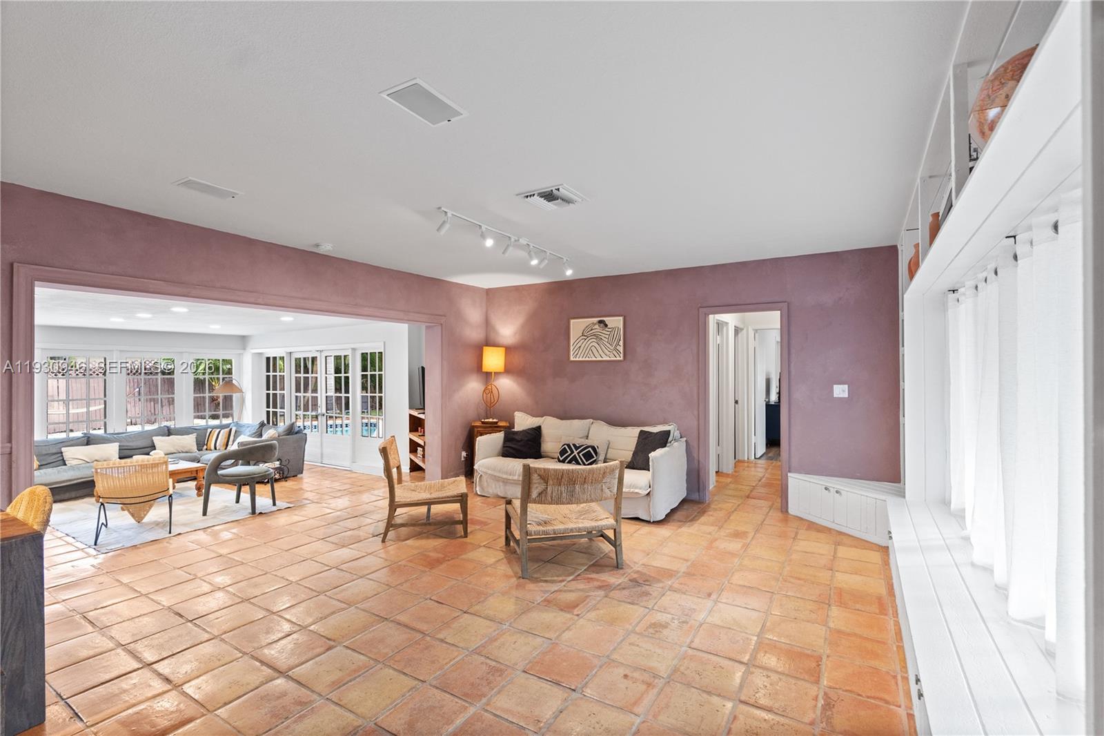 HARBOR BEACH - Residential