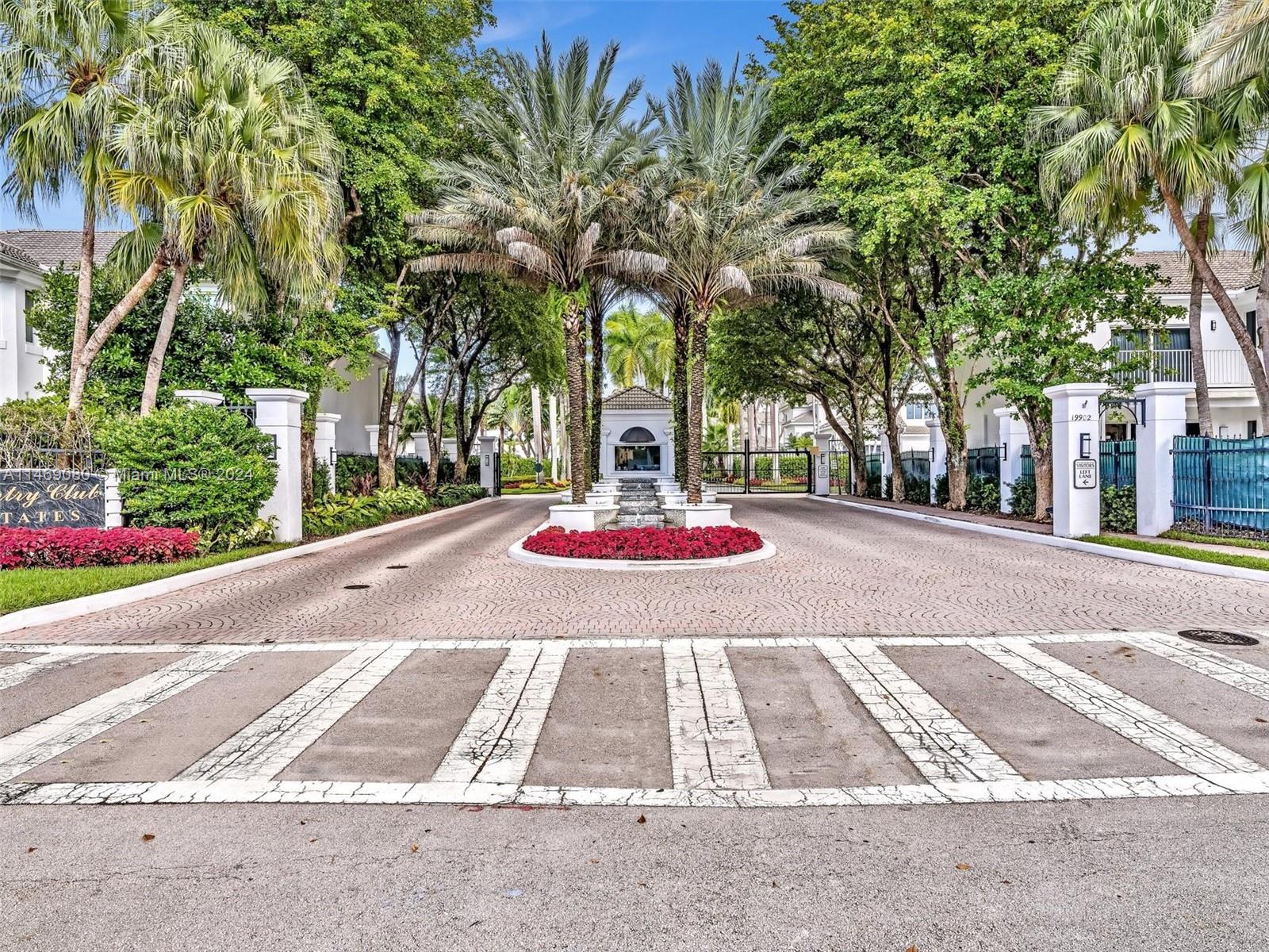 AVENTURA ESTATES - Residential