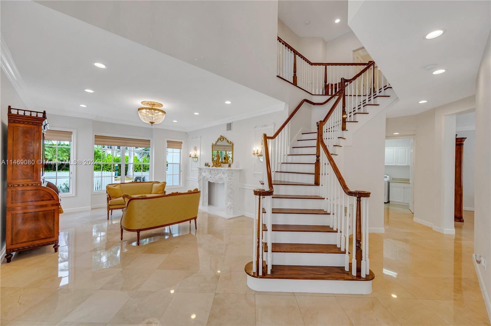 AVENTURA ESTATES - Residential