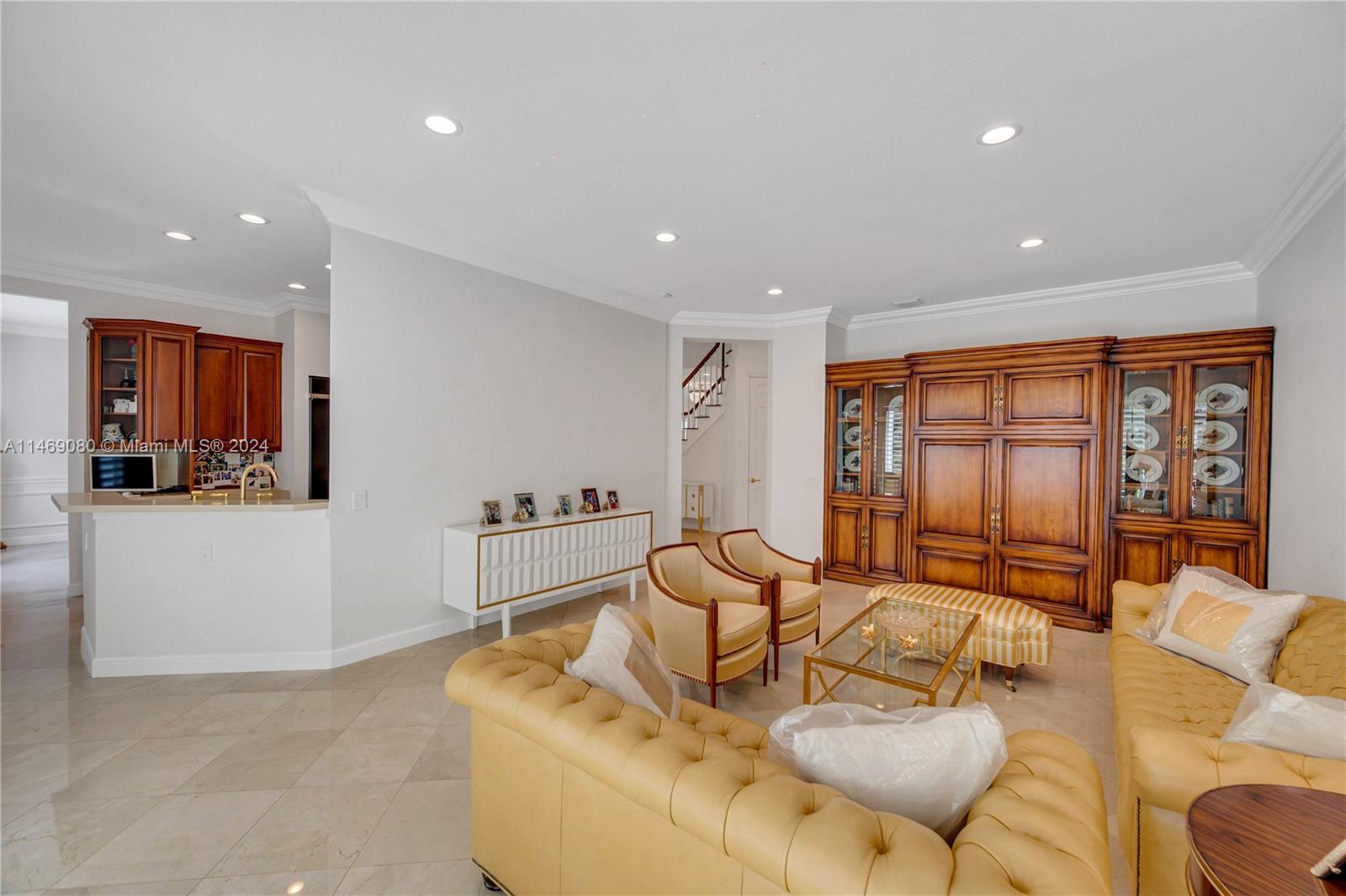 AVENTURA ESTATES - Residential