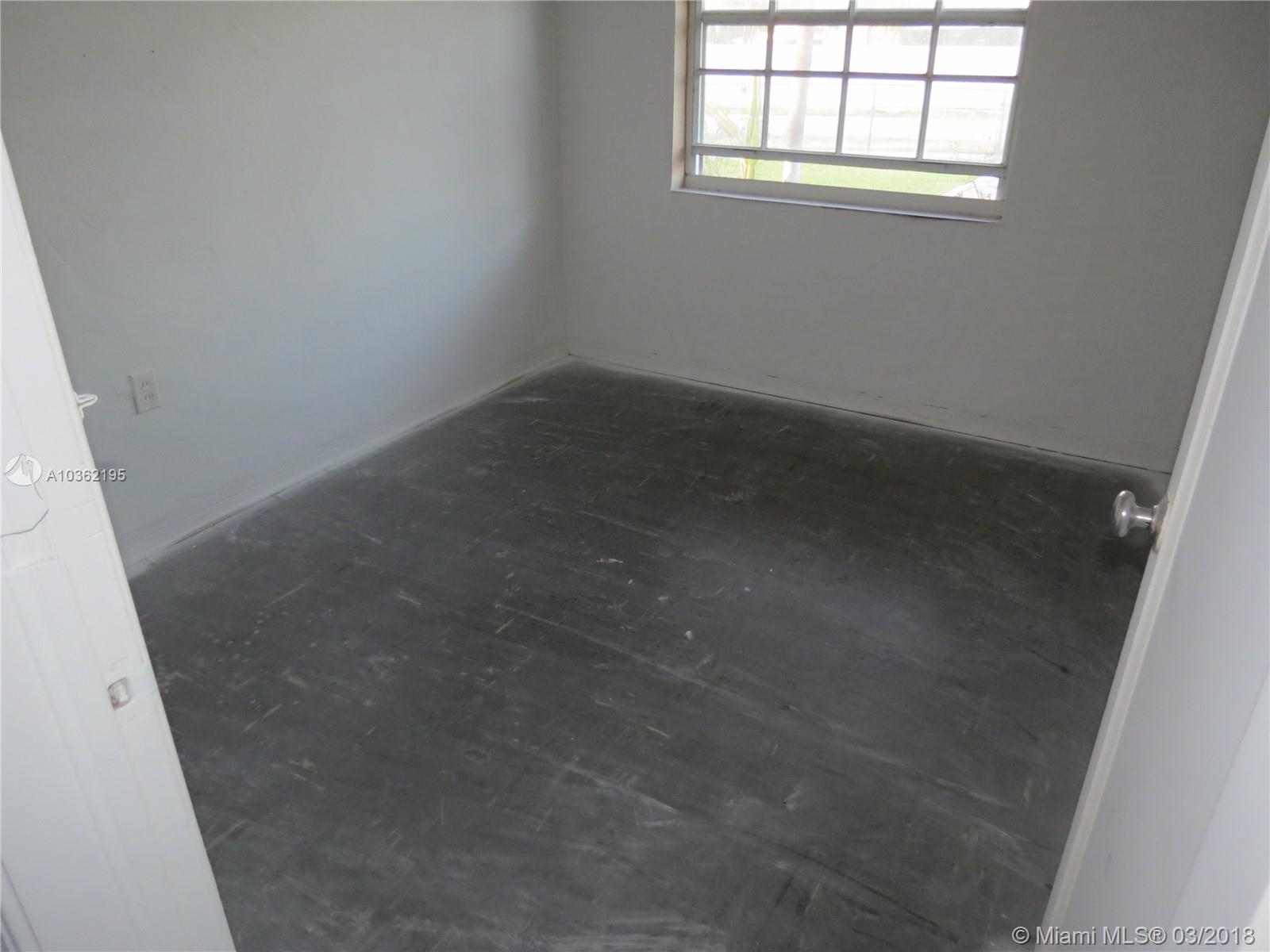 TROPICAL ESTATES - Residential