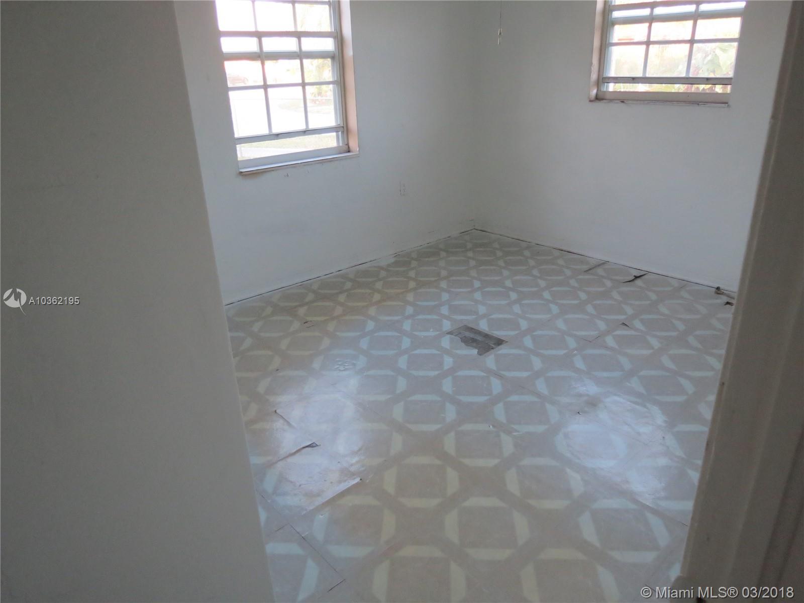 TROPICAL ESTATES - Residential