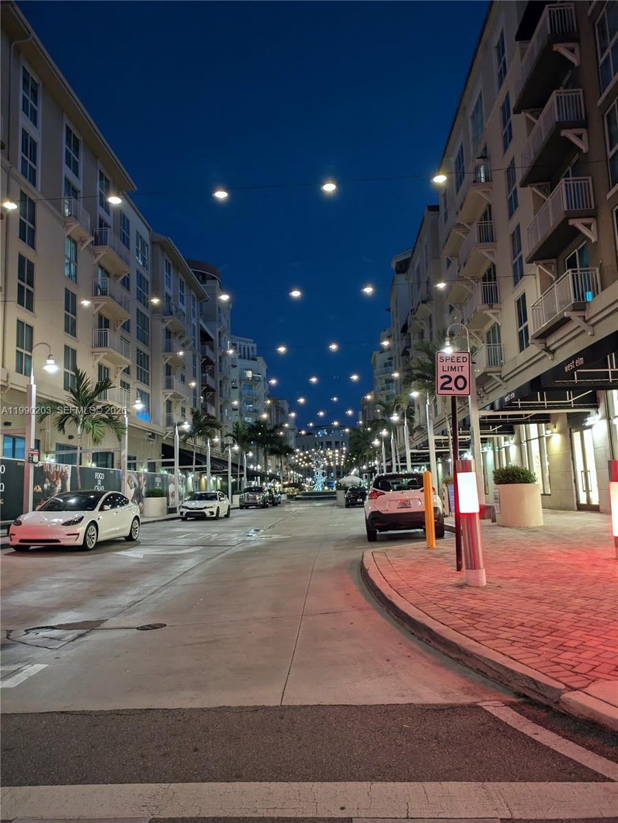 DOWNTOWN DADELAND CONDO N - Residential Lease