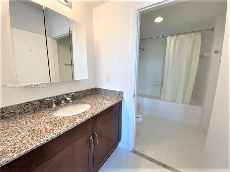 DOWNTOWN DADELAND CONDO N - Residential Lease