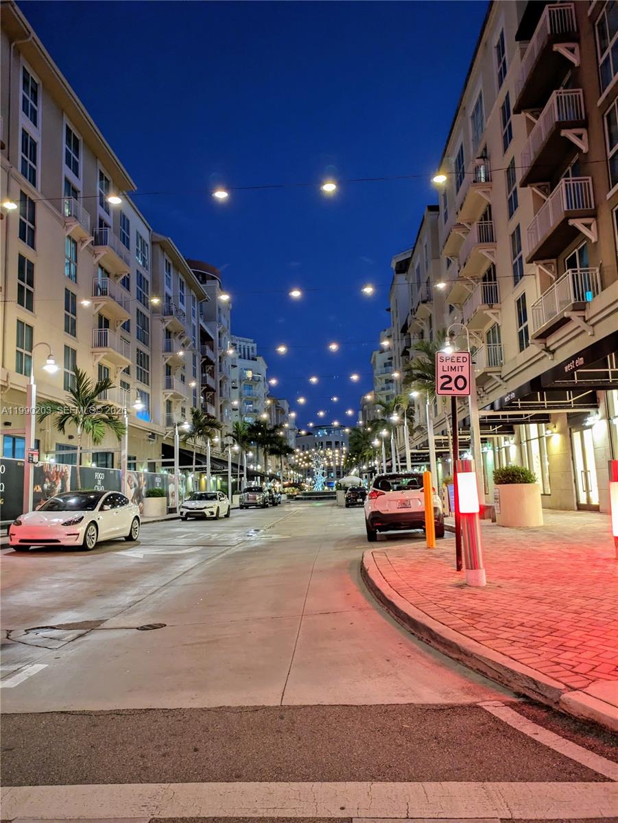 DOWNTOWN DADELAND CONDO N - Residential Lease