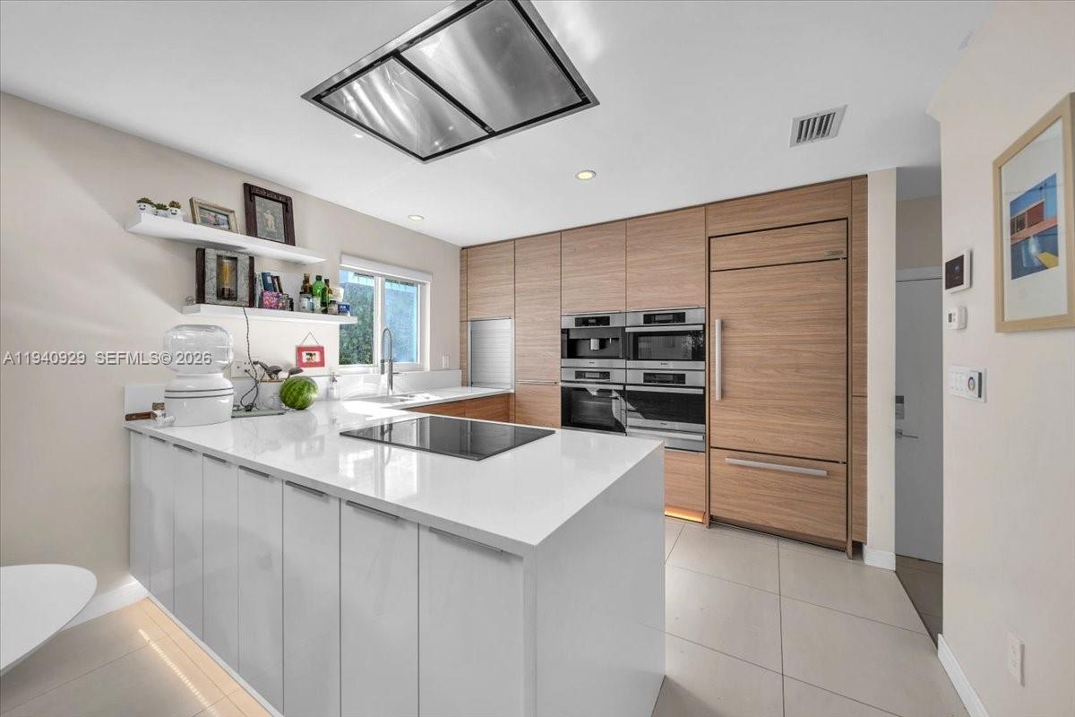 BEACH COLONY CONDO - Residential