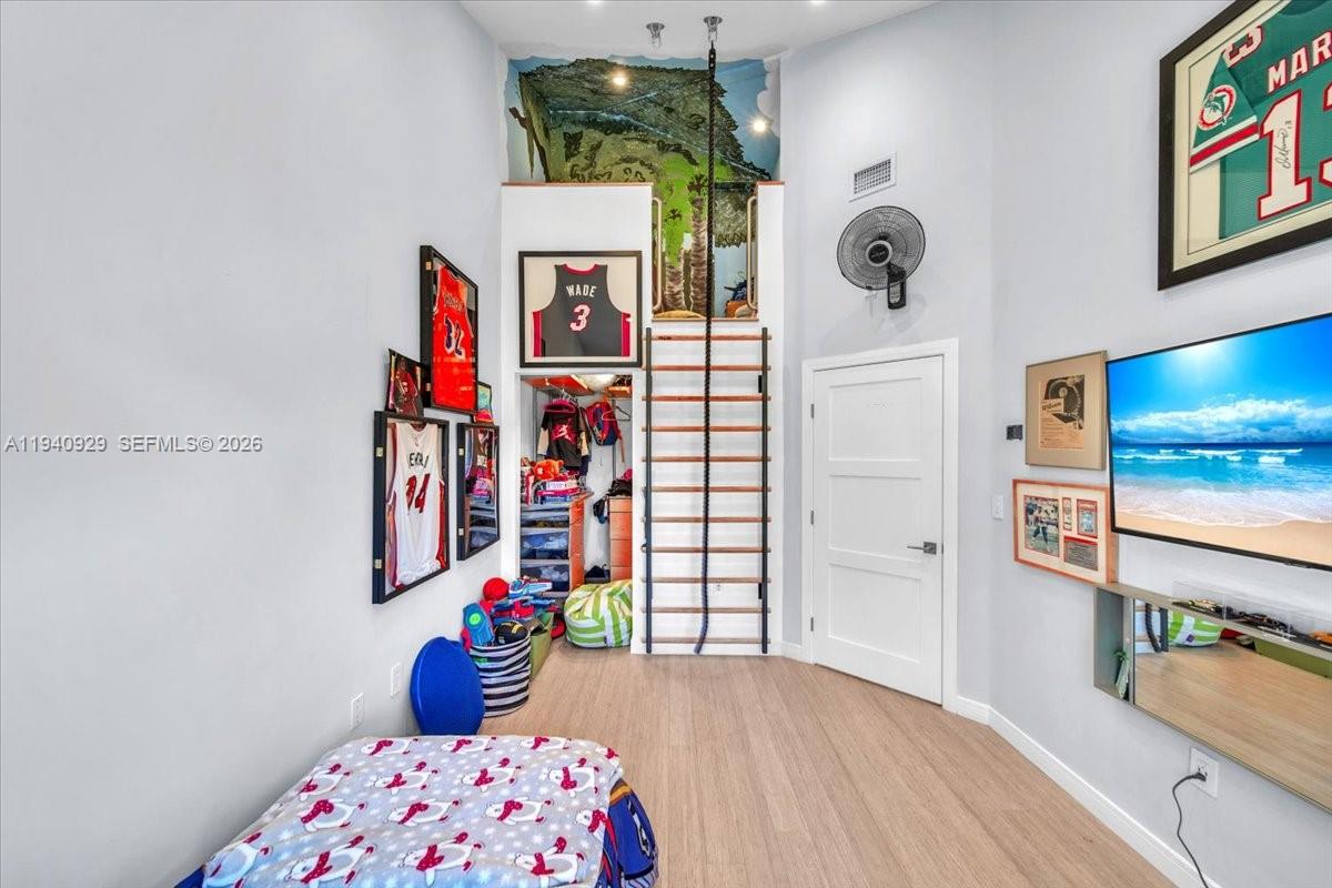 BEACH COLONY CONDO - Residential