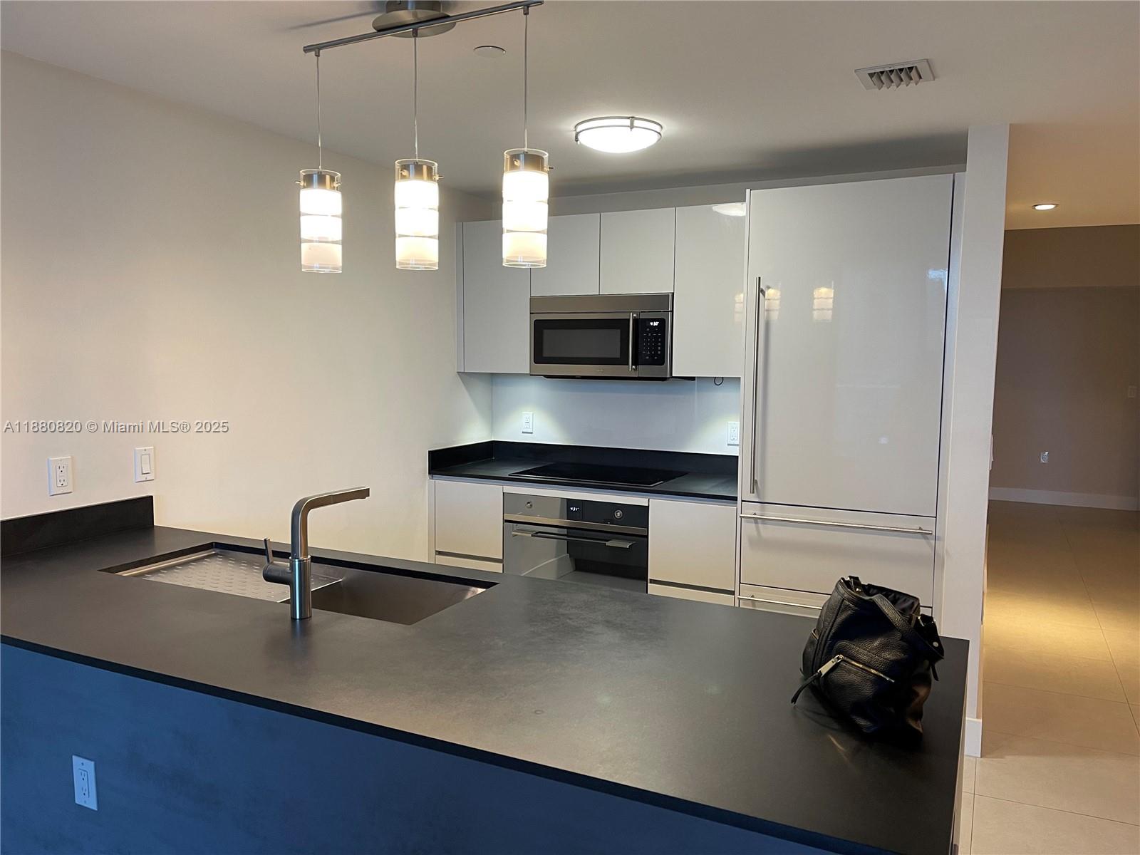 1010 Brickell Ave 1504