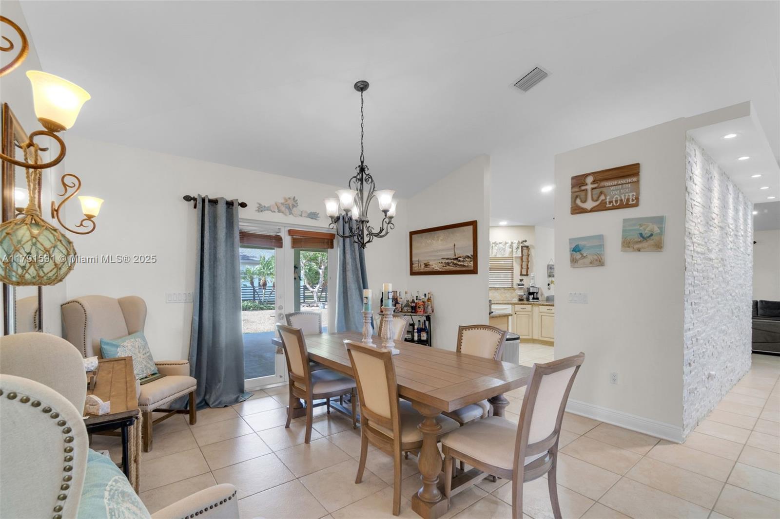 BISCADO ESTS SEC 1 - Residential