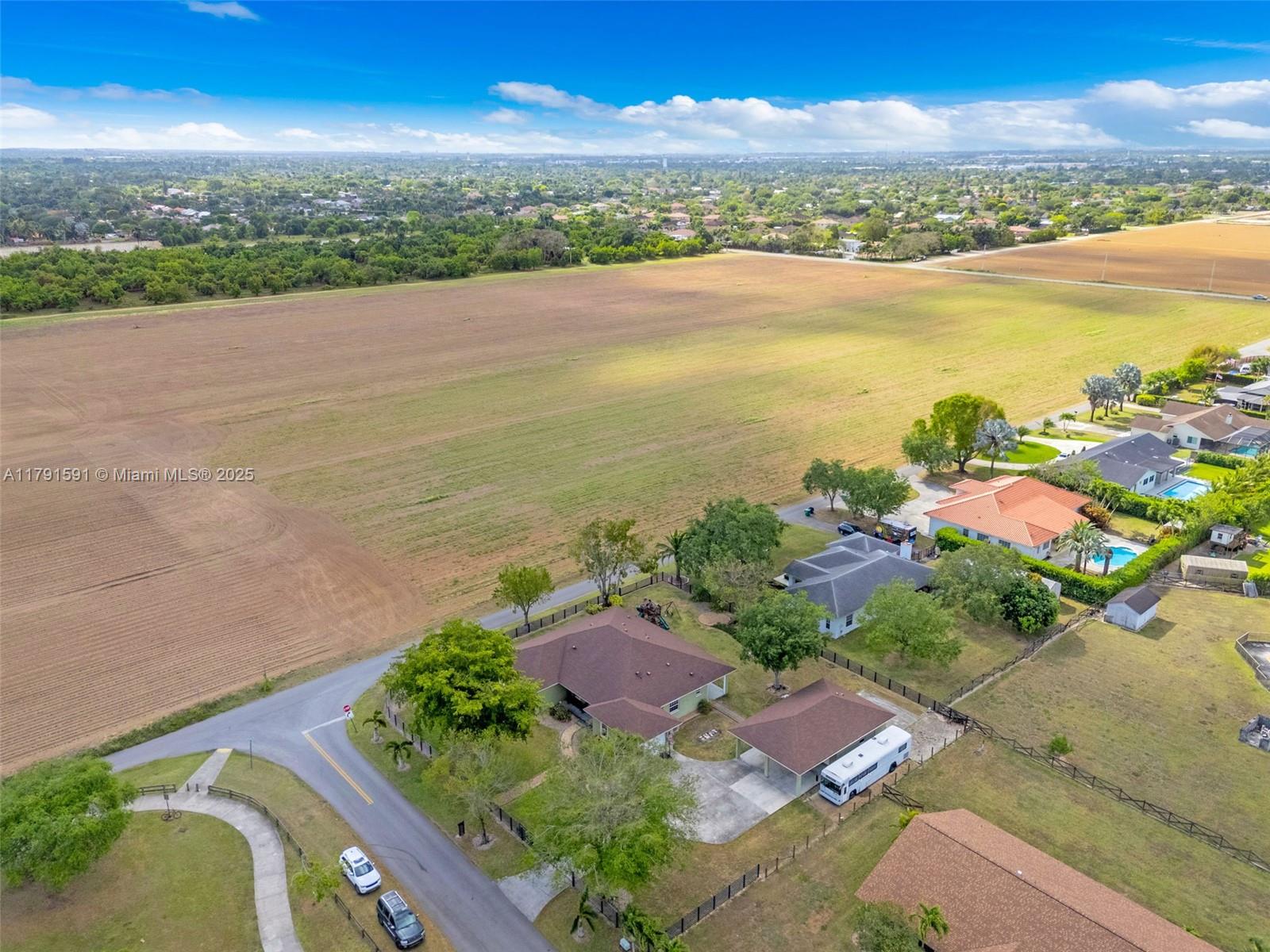 BISCADO ESTS SEC 1 - Residential