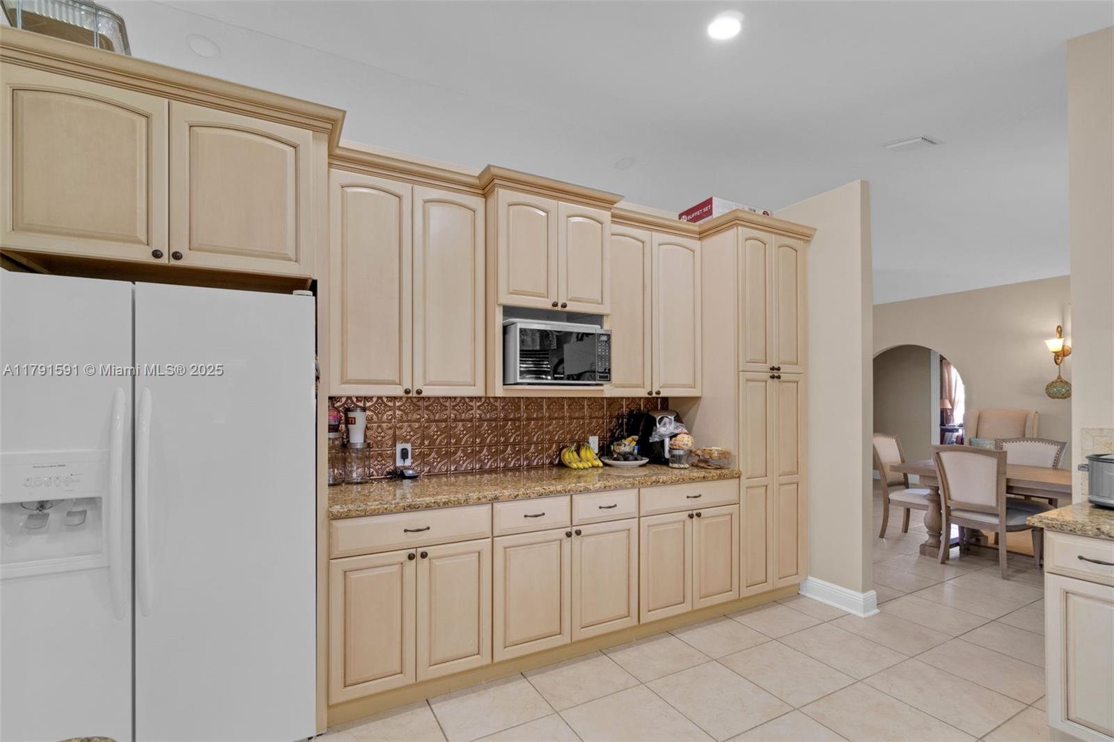 BISCADO ESTS SEC 1 - Residential