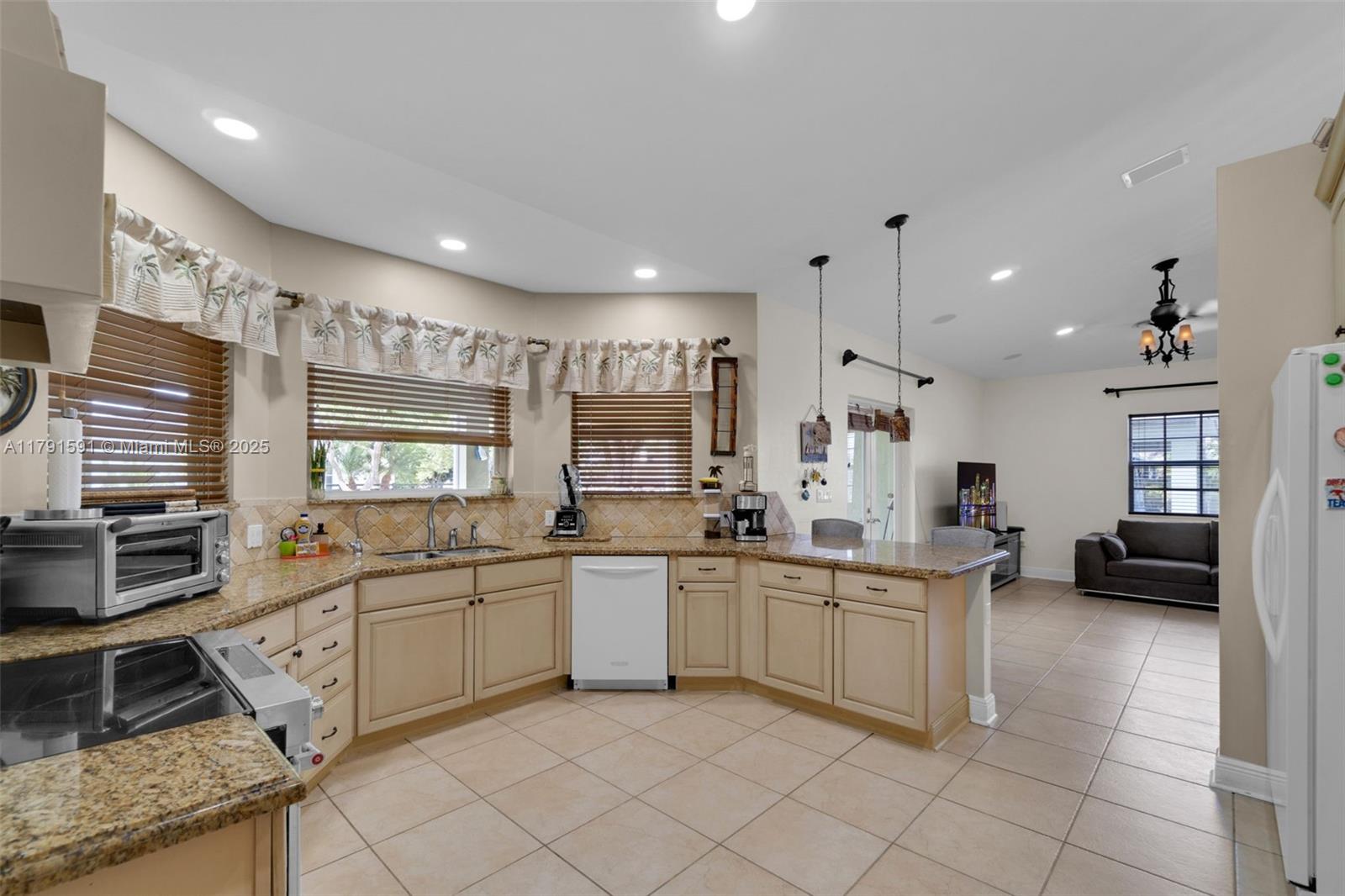 BISCADO ESTS SEC 1 - Residential