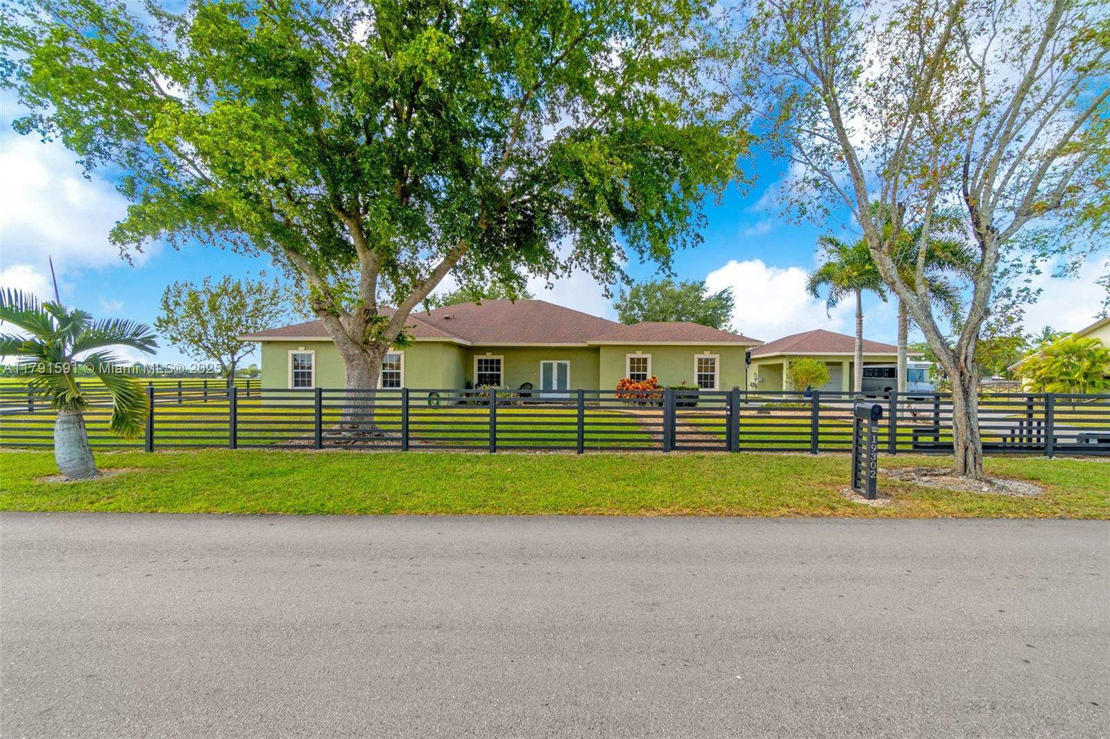 19302 Sw 292nd St, Homestead, Miami-Dade County, Florida - 4 Bedrooms  
3 Bathrooms - 