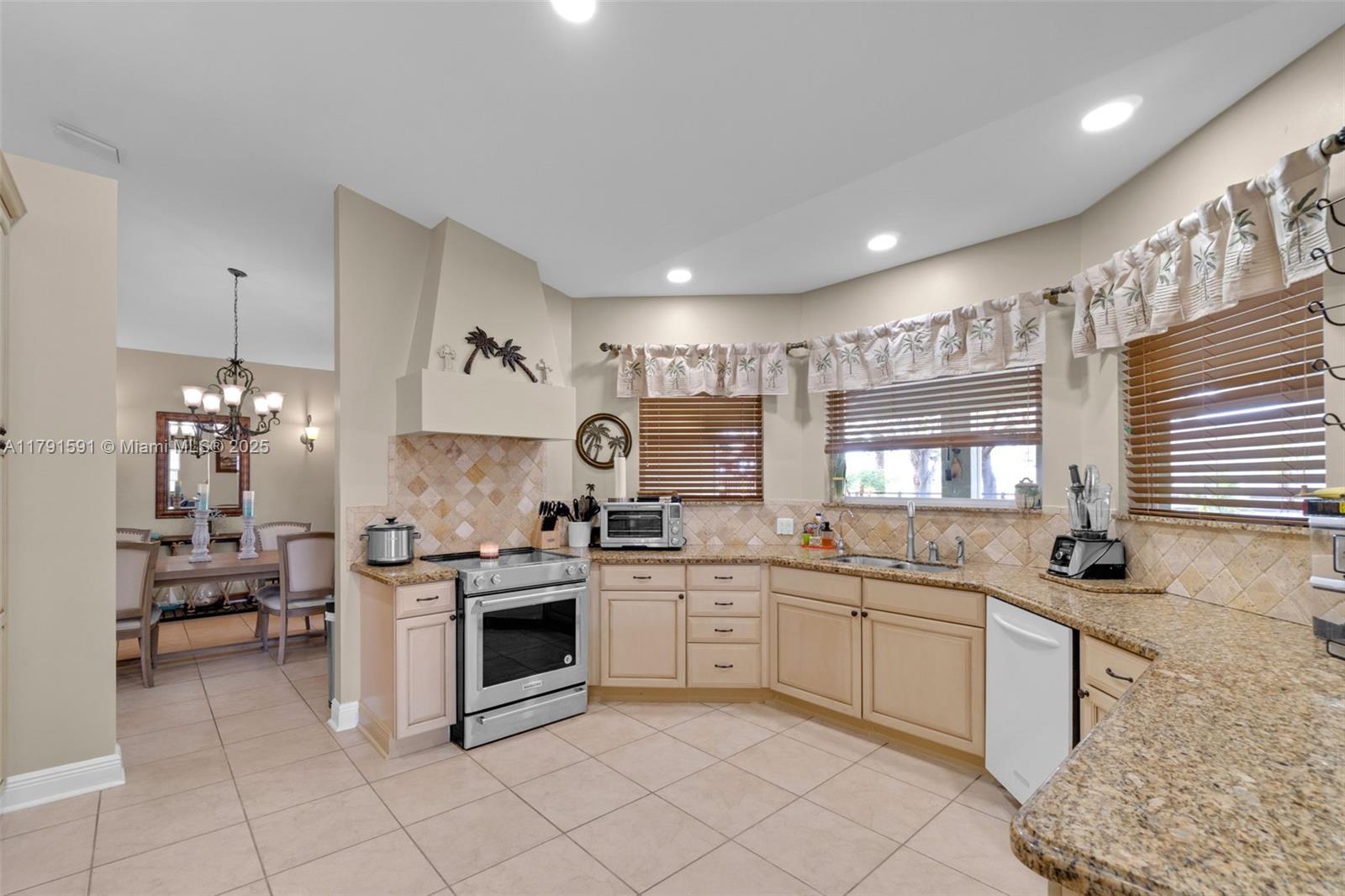 BISCADO ESTS SEC 1 - Residential