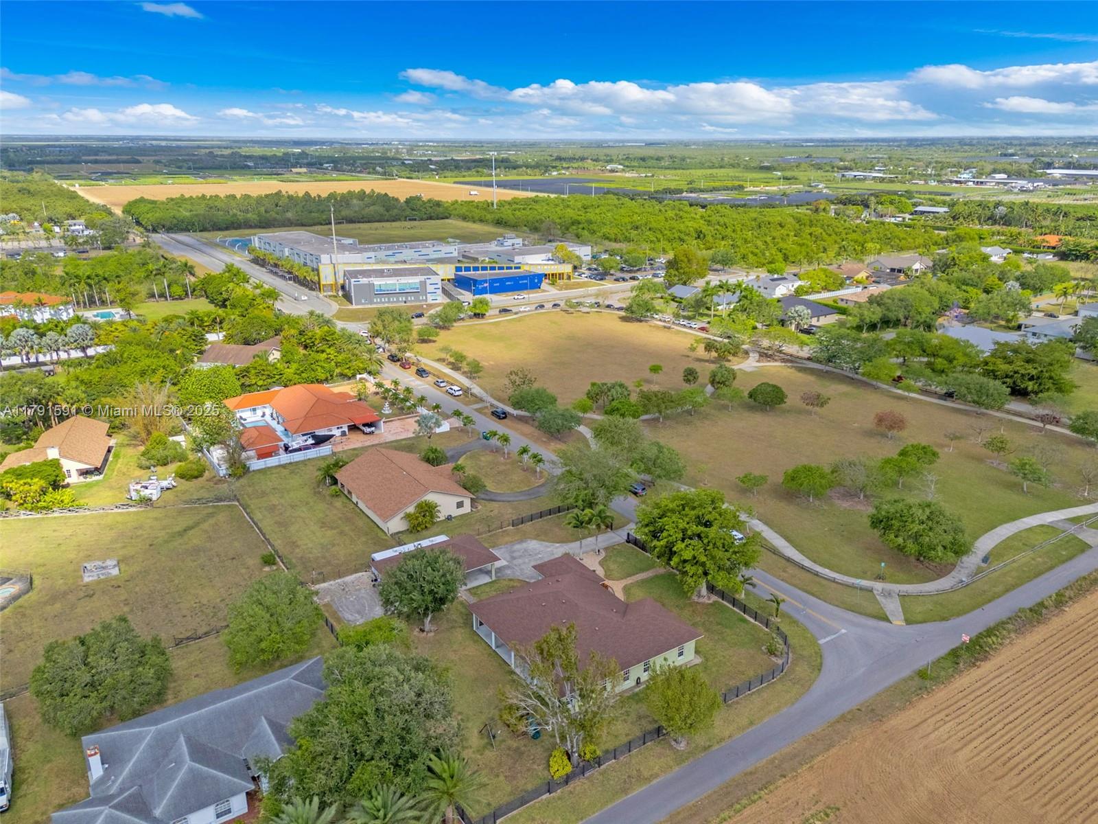 BISCADO ESTS SEC 1 - Residential