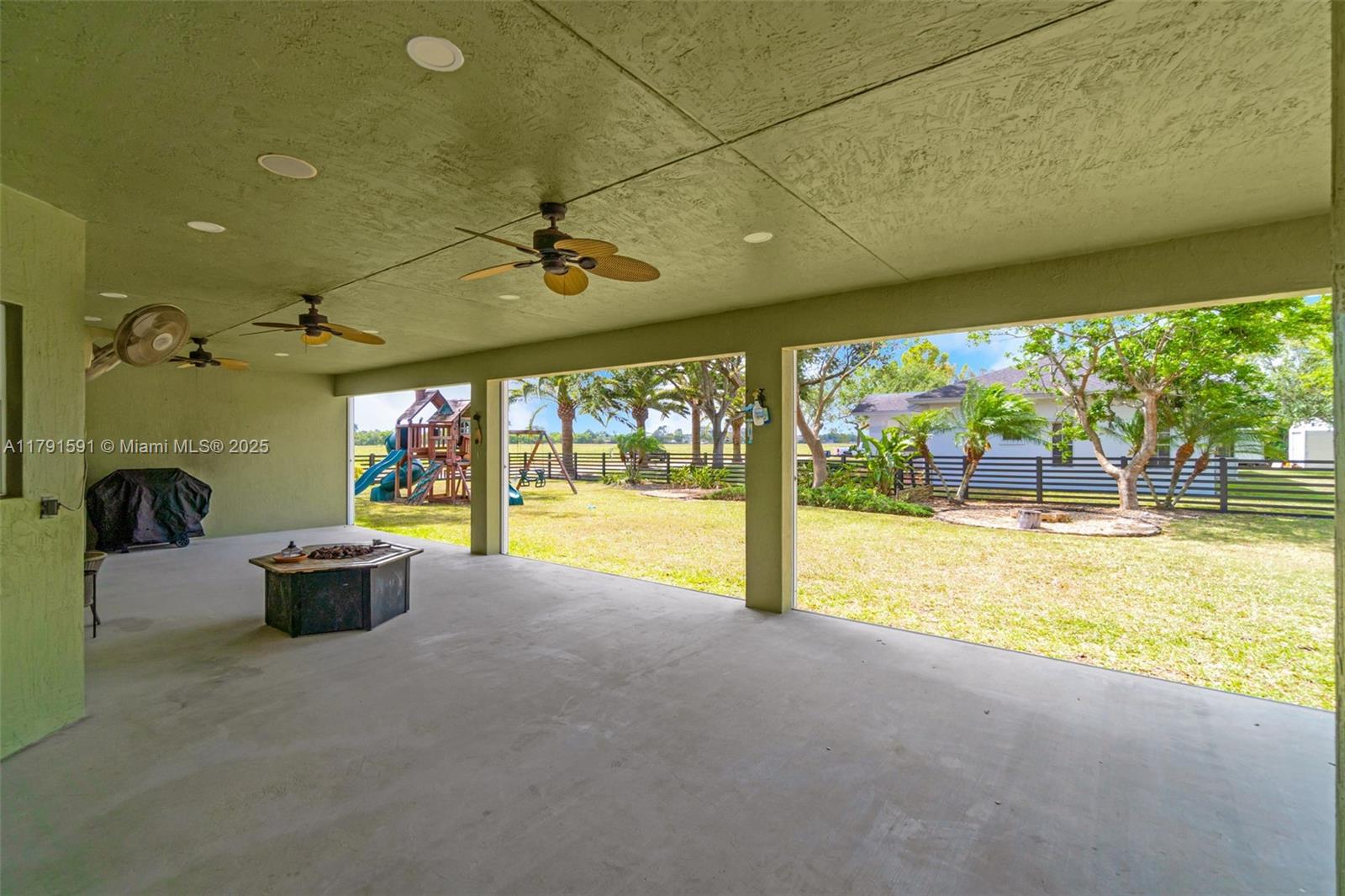 BISCADO ESTS SEC 1 - Residential