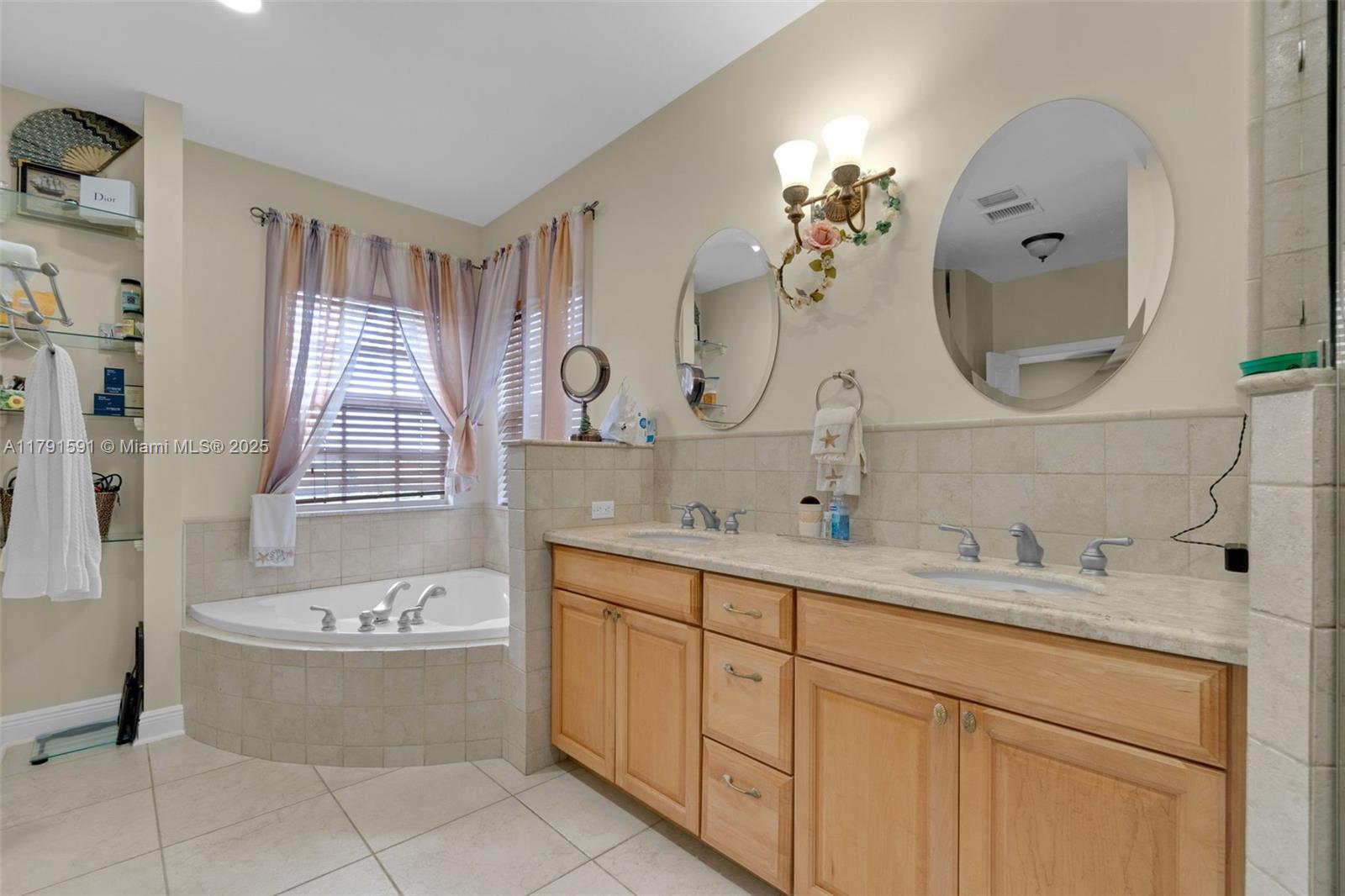 BISCADO ESTS SEC 1 - Residential