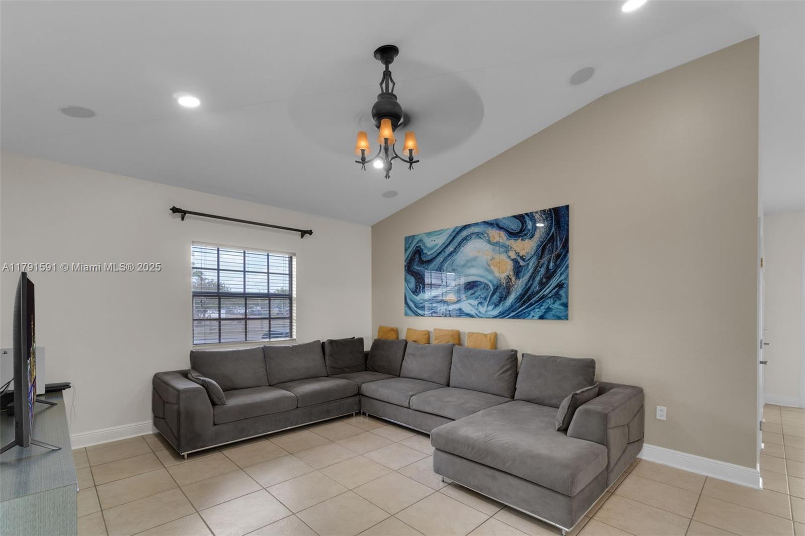 BISCADO ESTS SEC 1 - Residential