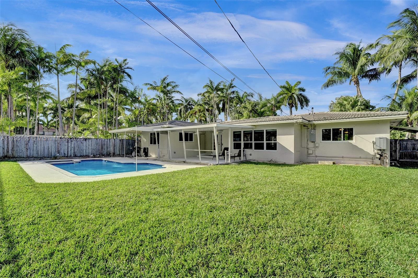 HOLLYWOOD - Residential