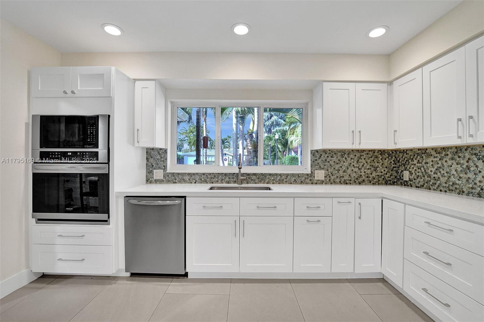 HOLLYWOOD - Residential