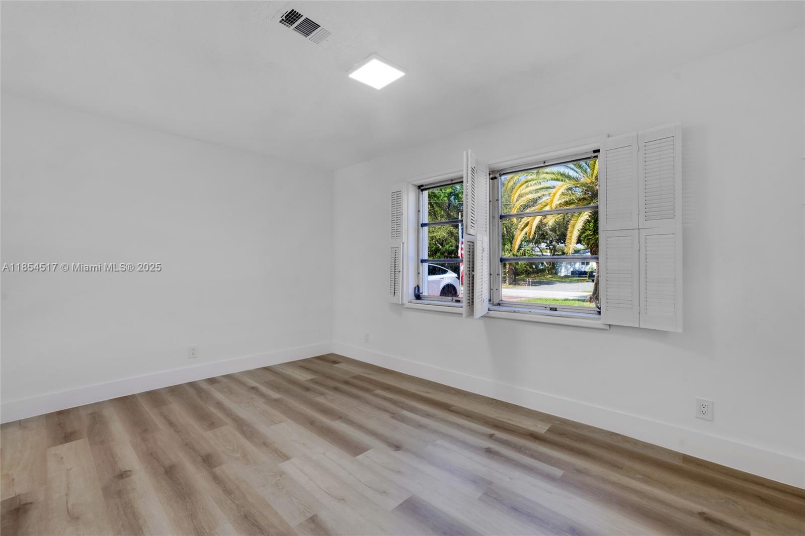 ROYAL PALM ACRES SECOND S - Residential Lease