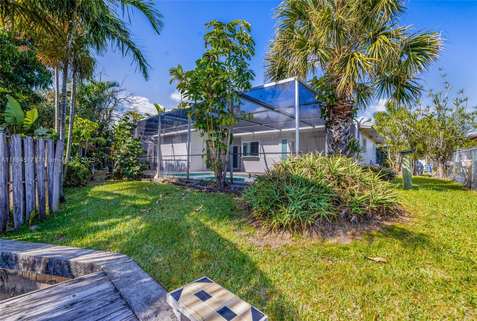 ROYAL PALM ACRES SECOND S - Residential Lease