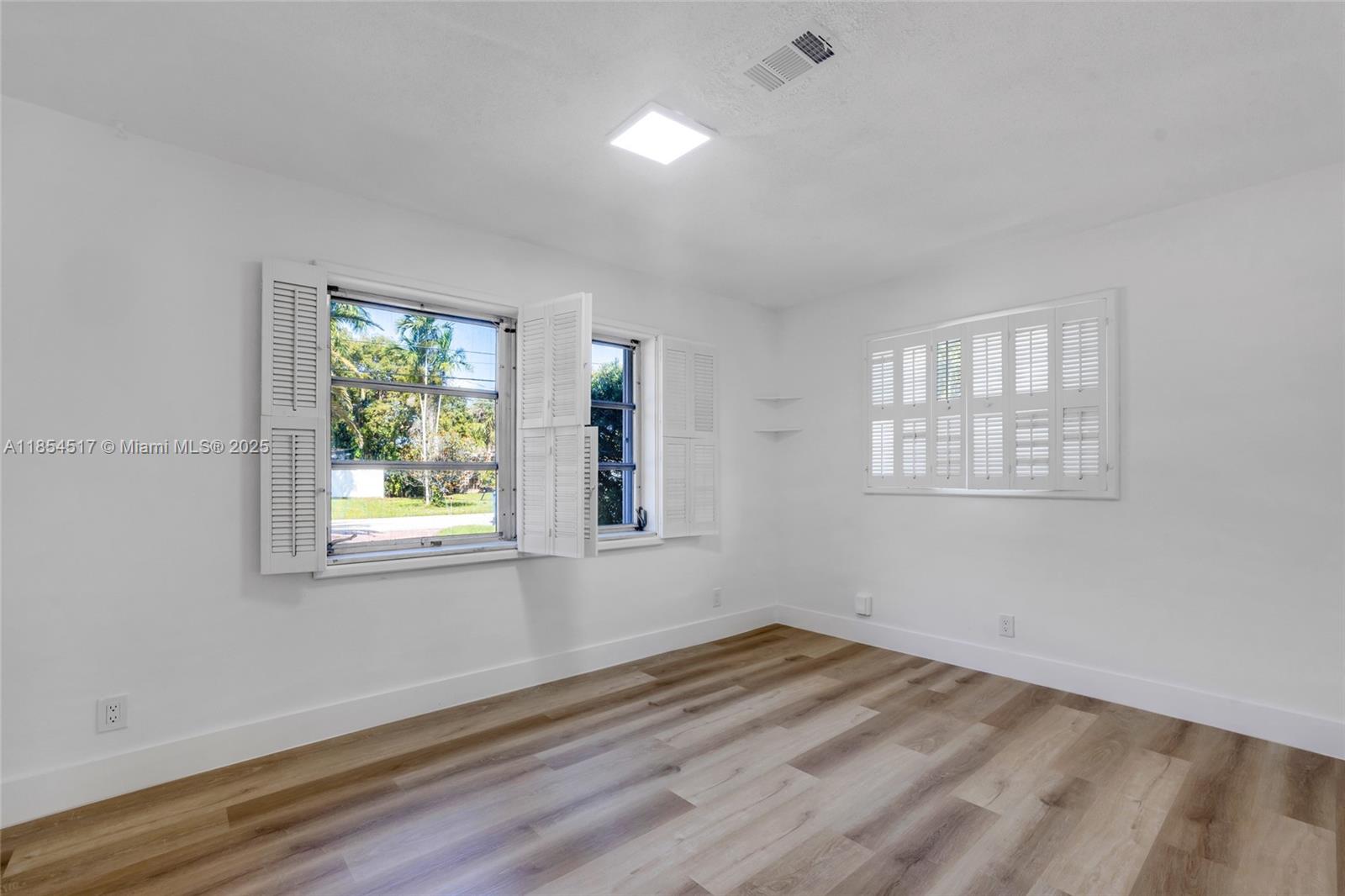 ROYAL PALM ACRES SECOND S - Residential Lease