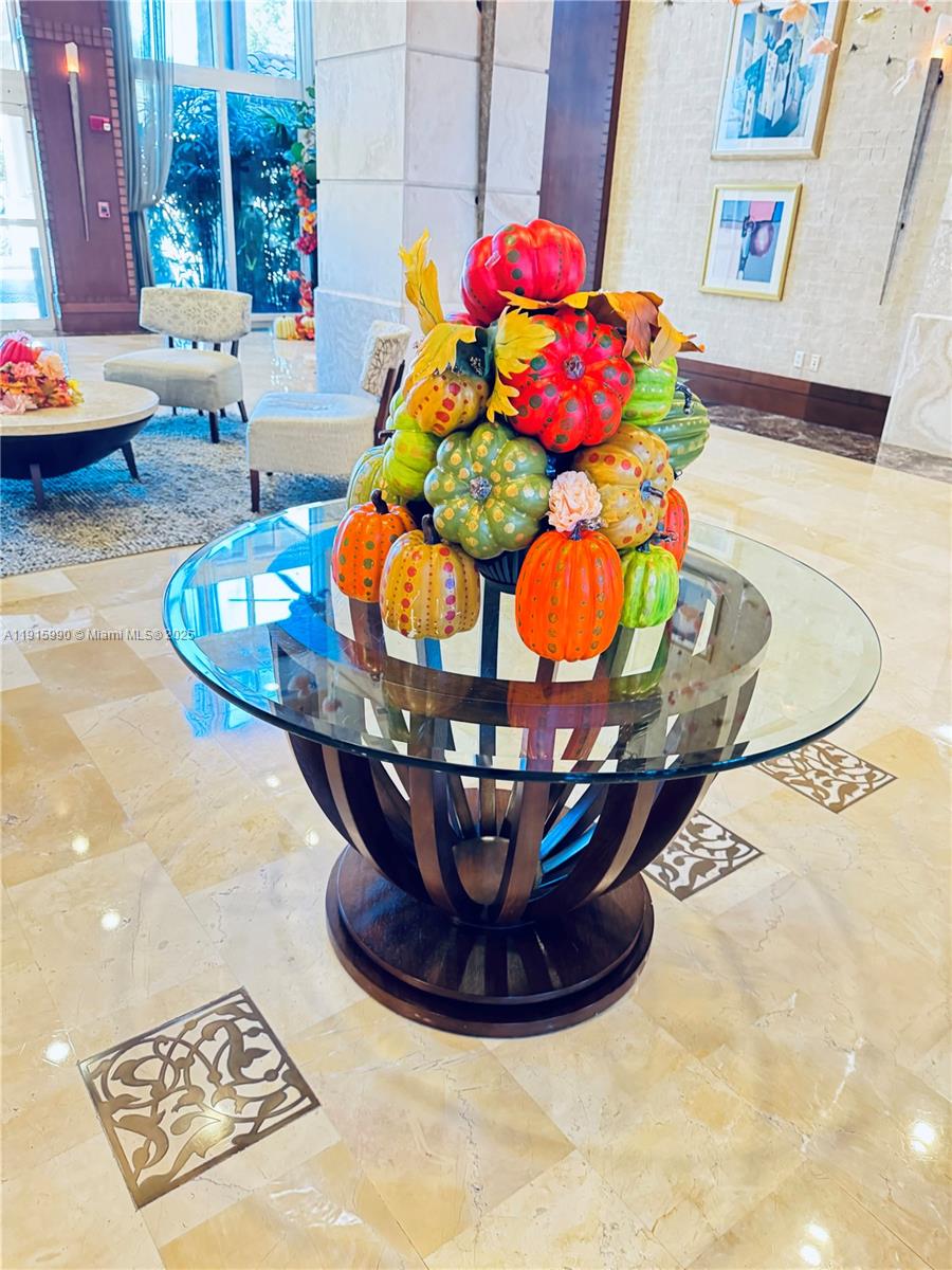 TURNBERRY ON THE GREEN CO - Residential