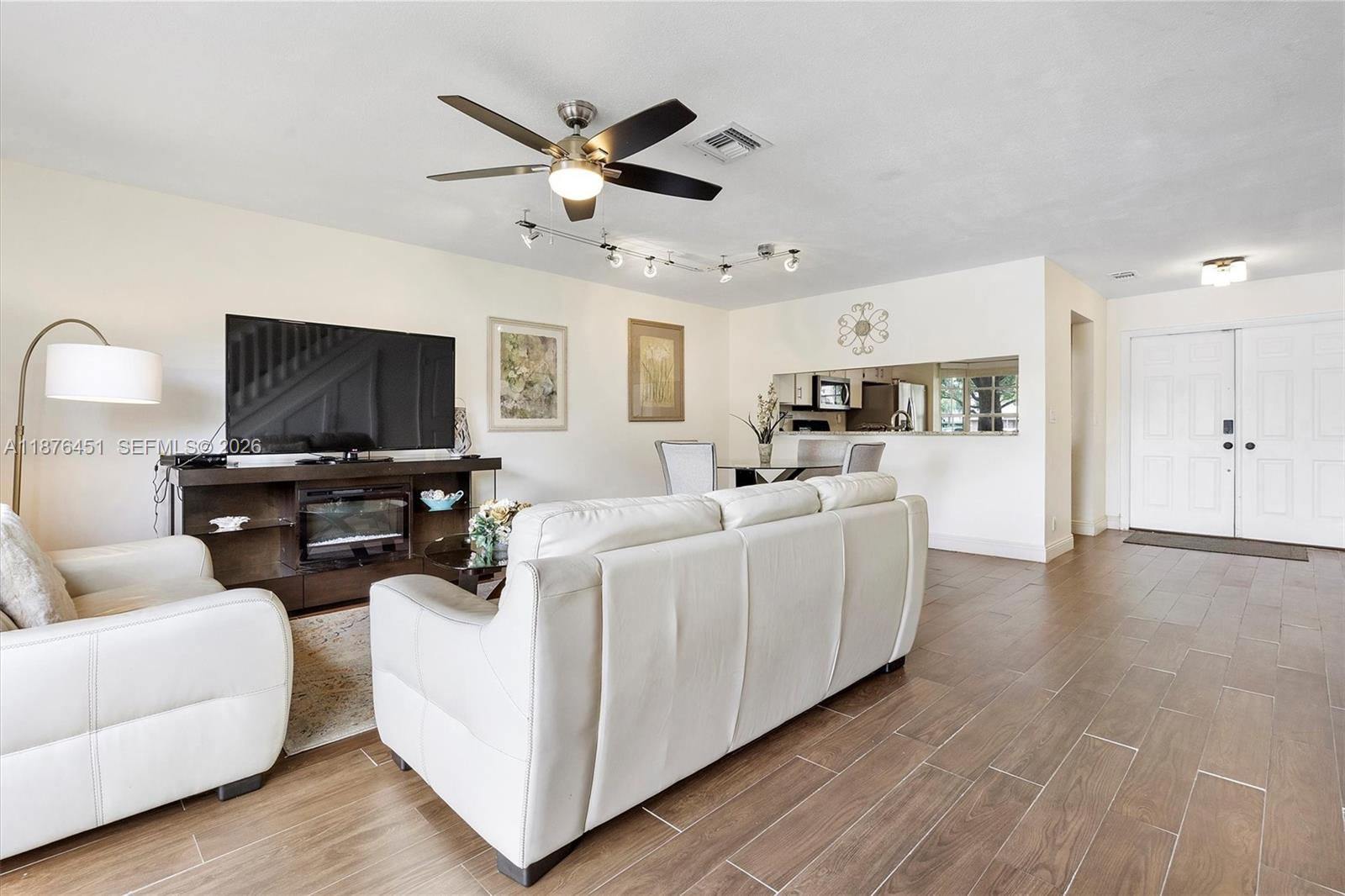 TWIN FOUNTAINS REPLAT - Residential